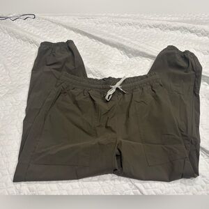 Vuori Olive joggers